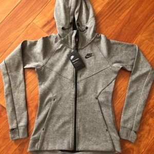 NWT Nike pack gray tech zip up jacket